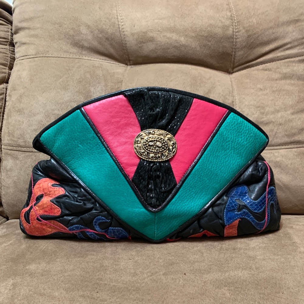 Viva multicolor clutch with strap